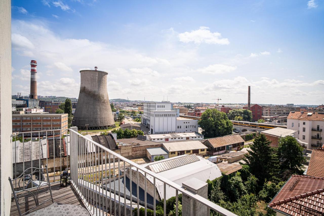 Zeppelin Studio With An Industrial View - Brno Appartement Buitenkant foto