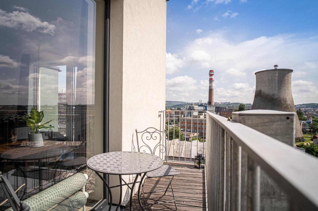 Zeppelin Studio With An Industrial View - Brno Appartement Buitenkant foto
