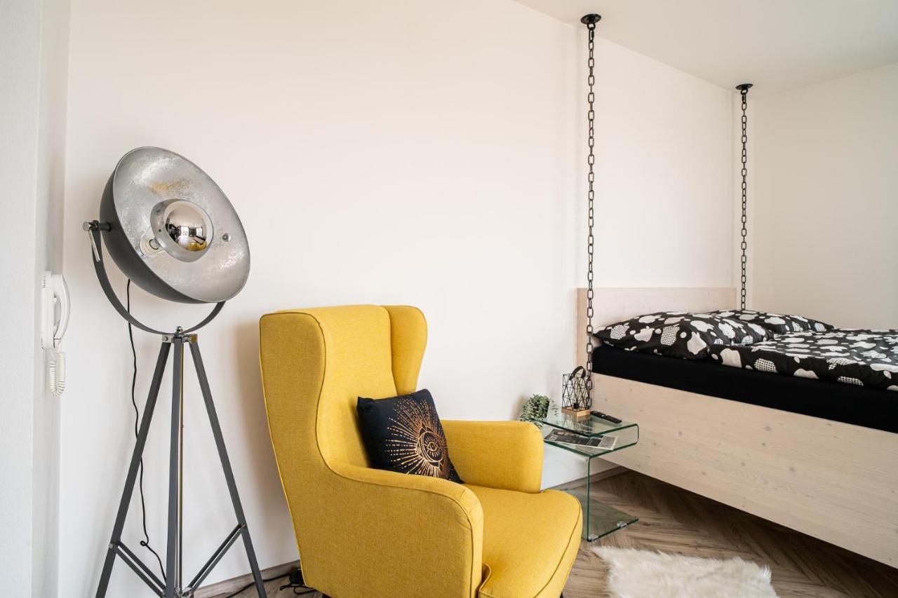 Zeppelin Studio With An Industrial View - Brno Appartement Buitenkant foto