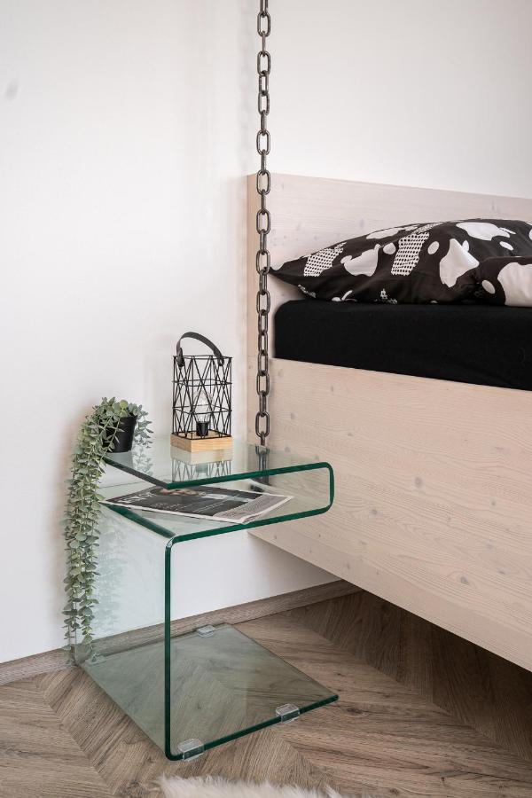 Zeppelin Studio With An Industrial View - Brno Appartement Buitenkant foto